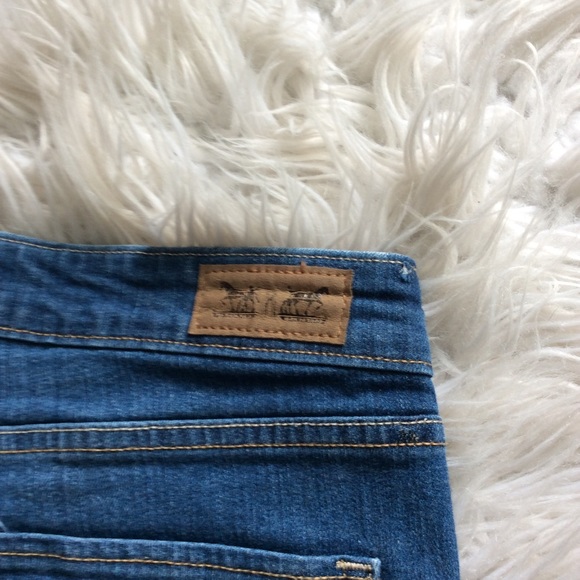 Levi’s Rolled Cuff Denim Bermuda Shorts - Picture 6 of 6